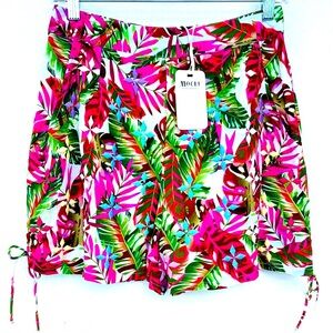 NWT! All Things Mochi Tropical Flower Print Shorts Size Small